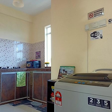 Topville Homestay Kangar Eksteriør bilde