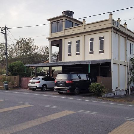 Topville Homestay Kangar Eksteriør bilde