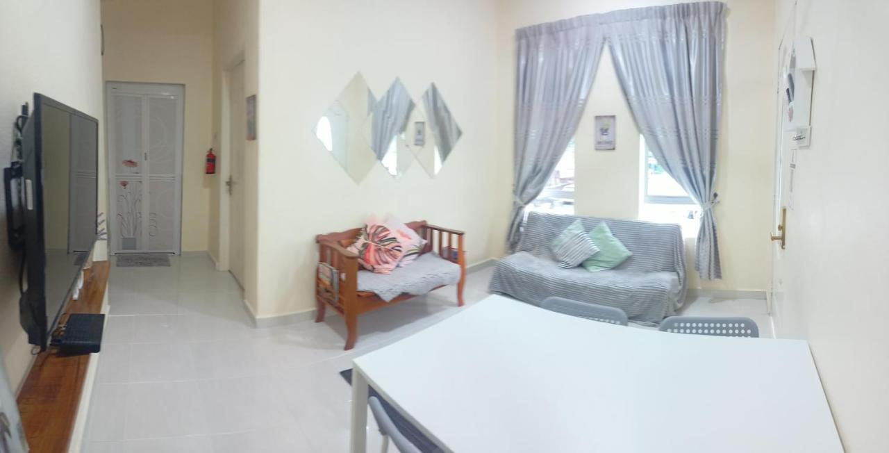 Topville Homestay Kangar Eksteriør bilde