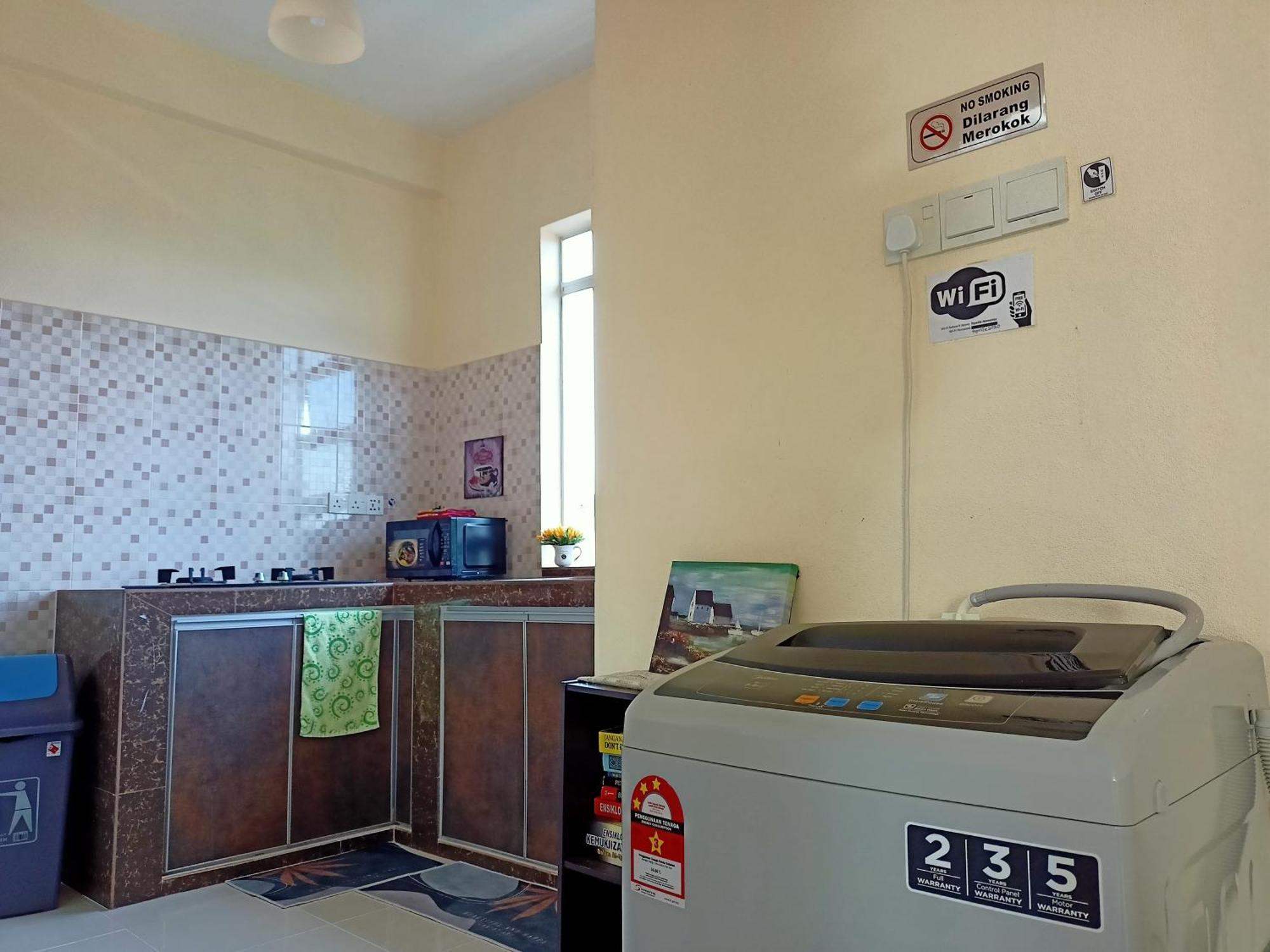 Topville Homestay Kangar Eksteriør bilde