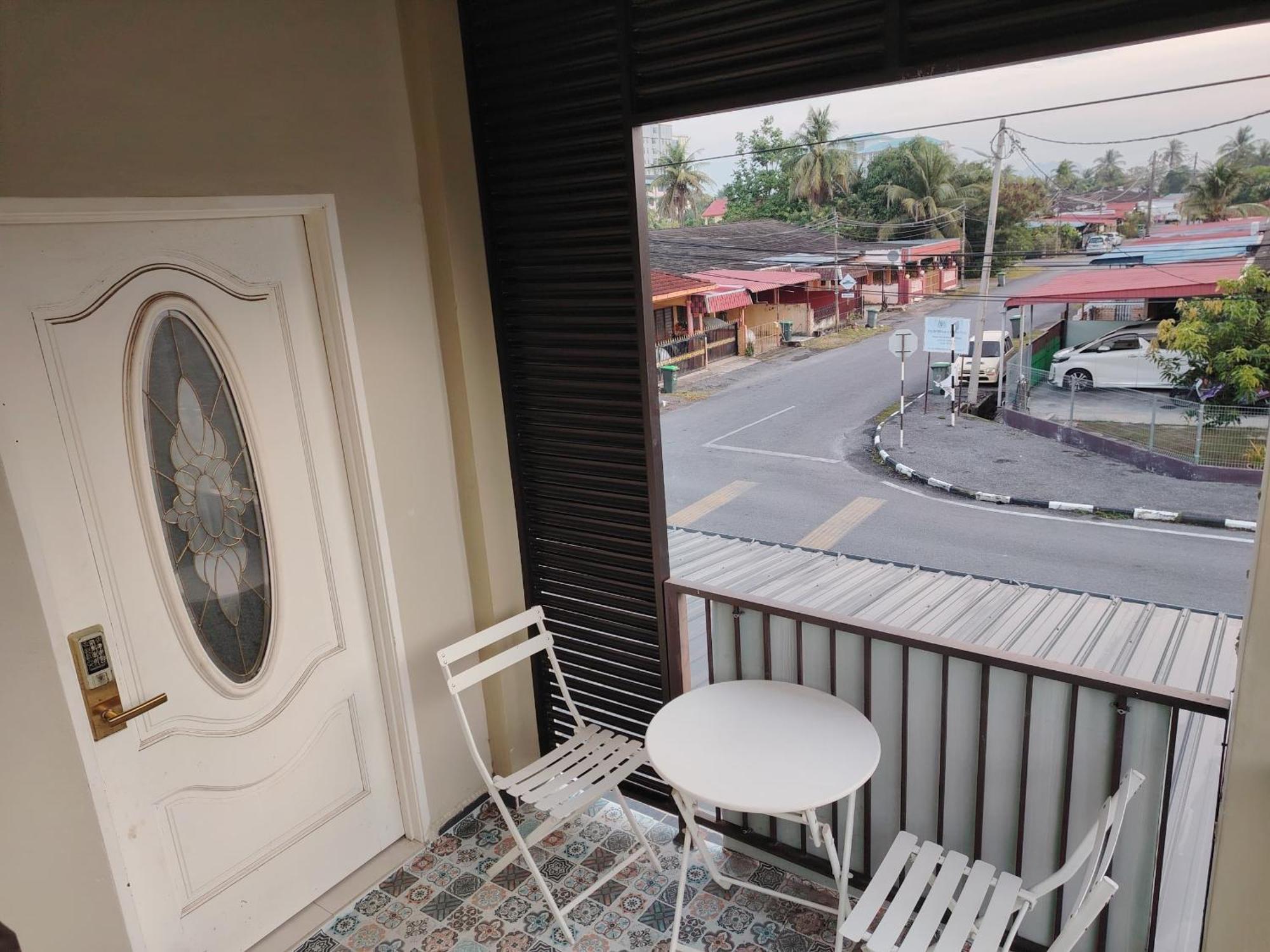 Topville Homestay Kangar Eksteriør bilde