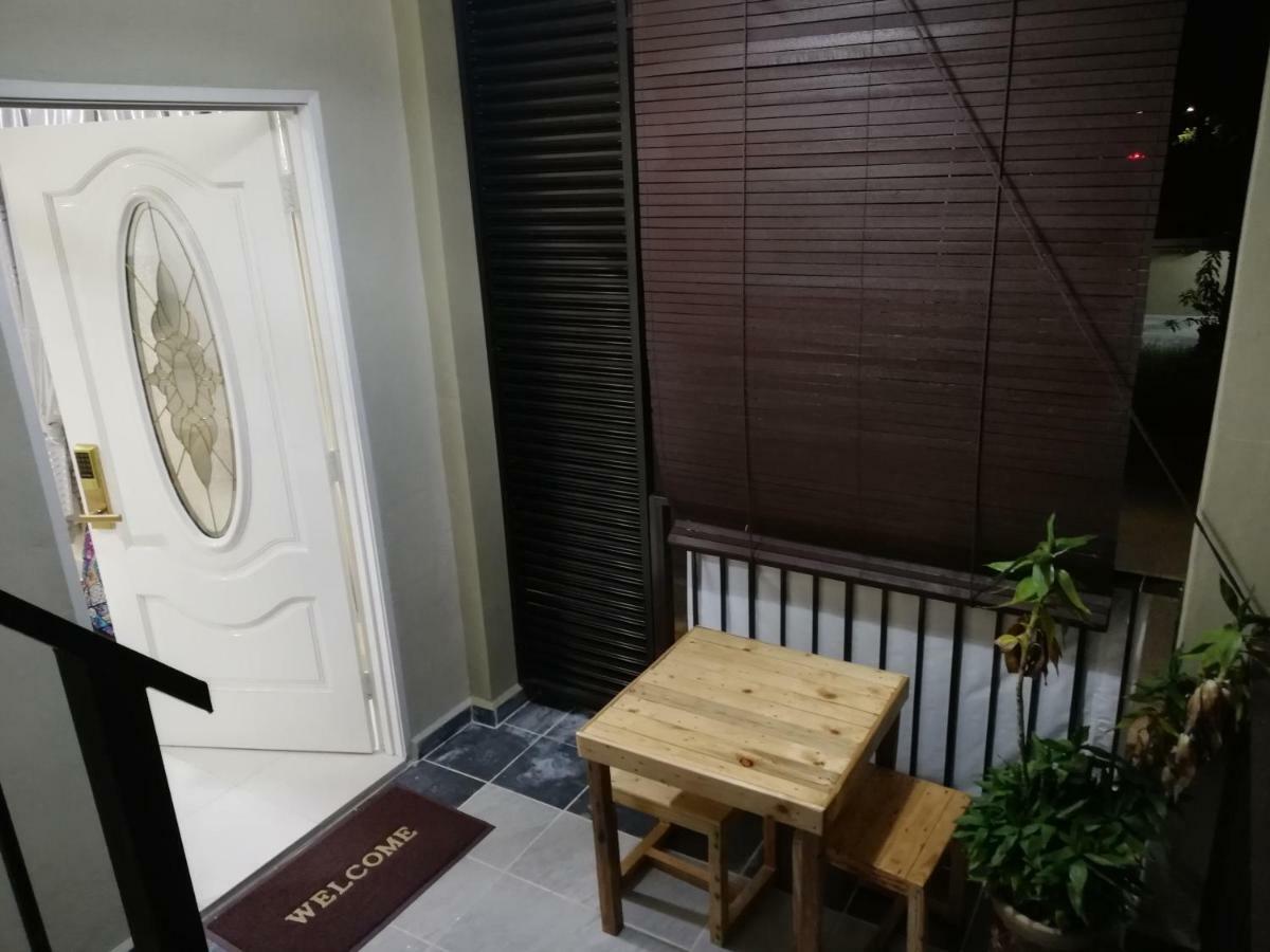 Topville Homestay Kangar Eksteriør bilde